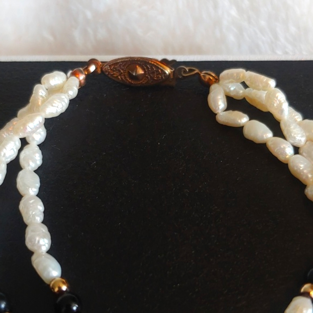Vintage beauty faux pearl black & white women's bracelet-8 inches - Picture 10 of 12